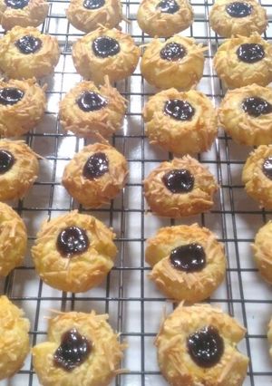 Foto resep Thumbprint cheese blueberry cookies renyah