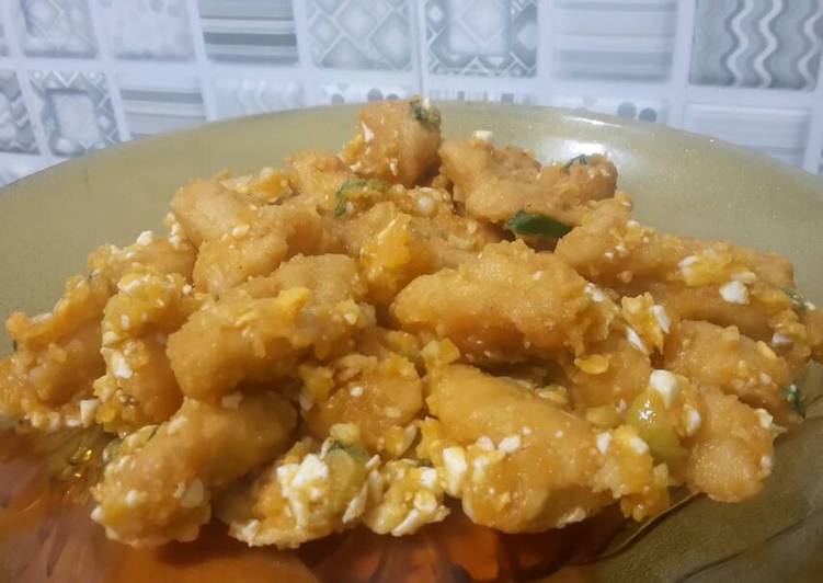 Resep Ayam Saus Telur Asin oleh Devi Mariana Cookpad