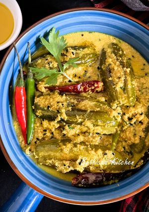 A picture of Potol Posto (Pointed Gourd / Parwal in Poppy Seeds Gravy - Bong Style).
