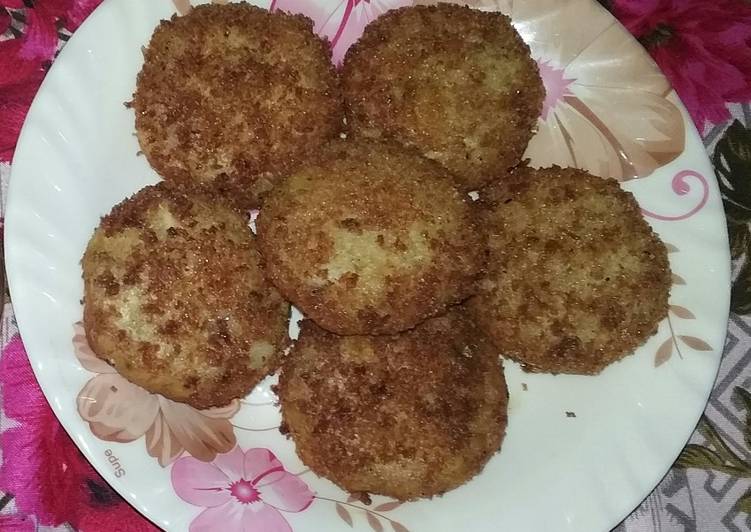 Easiest Way to Prepare Speedy Aalu and chicken cutlets