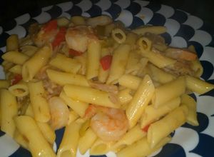 Una foto de Pasta Penne con camarones a la mantequilla