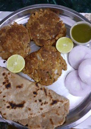 A picture of Veg kbab pratha.