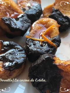 Una foto de Torrijas de Naranja y chocolate