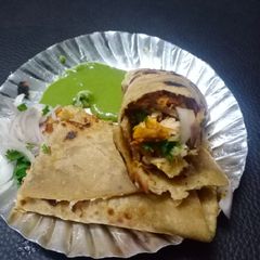 A picture of Tandoori chicken cheese wrap.