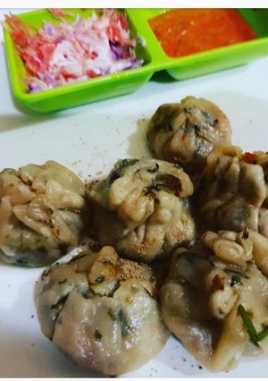 A picture of Veg Cheese Momo.
