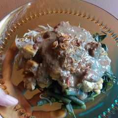 A picture of Rujak Petis Jawa Timur.