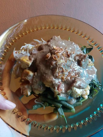 Langkah Mudah untuk Menyiapkan Resep Rujak Petis Jawa Timur yang Uenak Anti Ribet, Mantap