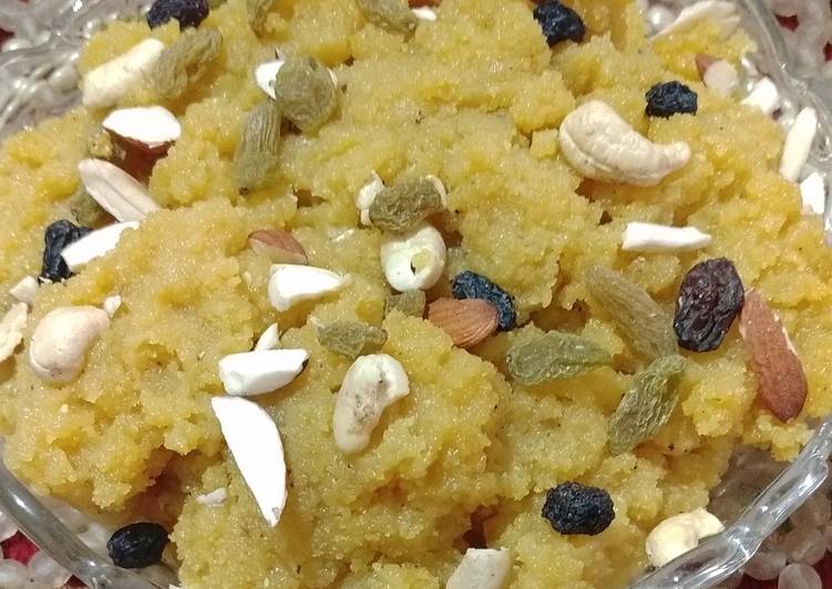 Steps to Make Quick Moong Dal Halwa