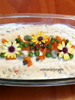 Una foto de Ensaladilla de primavera con atún