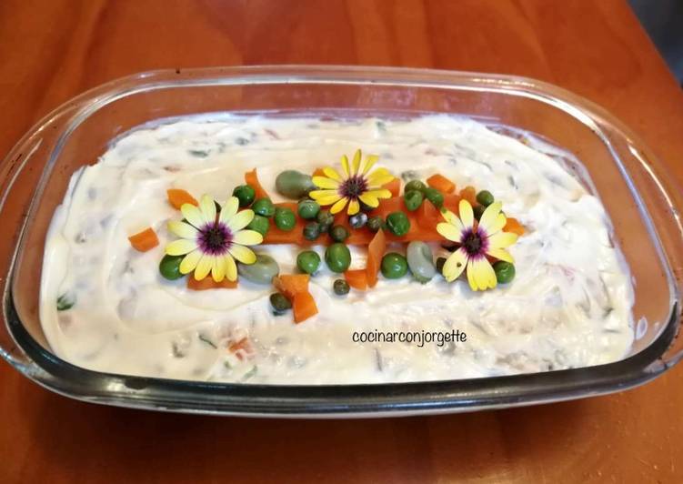 Ensaladilla de primavera con atún