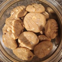 A picture of White chocolate pecan cookies.