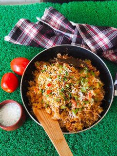 વેજ તવા પુલાવ (Veg Tawa Pulao Recipe In Gujarati) રેસીપી મુખ્ય ફોટો