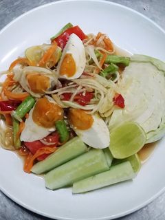 รูปของ ส้มตำไทยใส่ไข่เค็ม