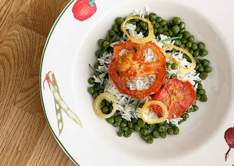 Risi e bisi con pomodori grigliati