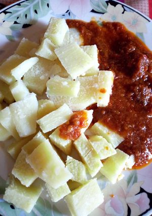 A picture of Boiled yam&Stew.
