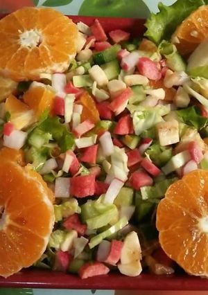 A picture of Fruity & veggie Salad🍌🍎🍊🍋.
