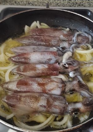 Una foto de Calamares encebollados