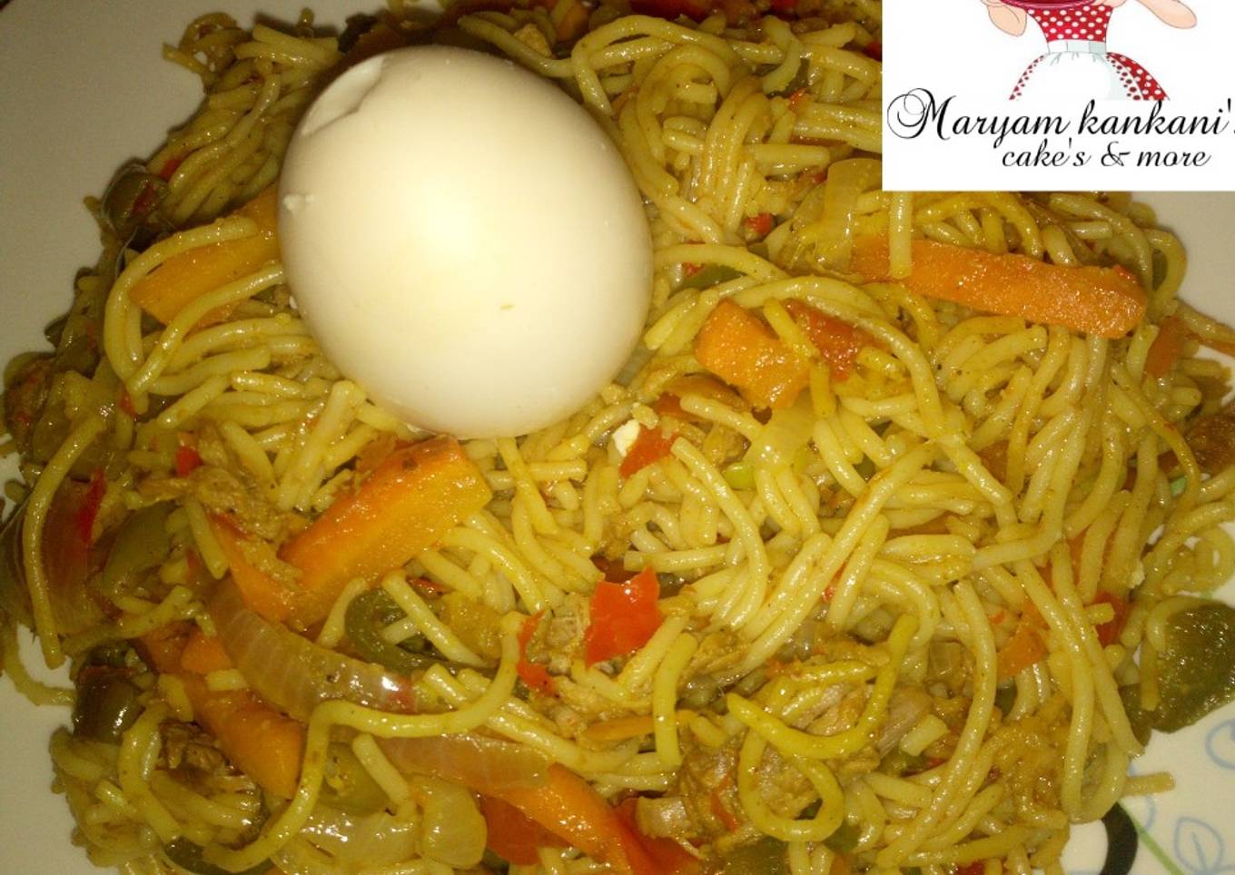 Fried spaghetti with veggies