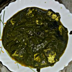 A picture of Palak Paneer.