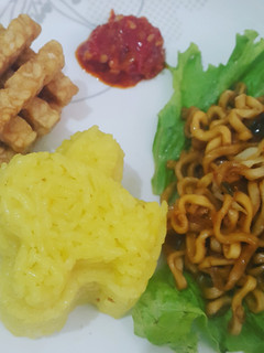 Foto resep Nasi kuning rice cooker simple