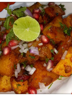 A picture of Aloo Chaat.
