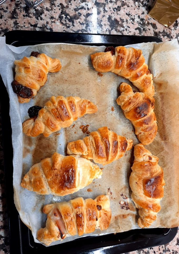 Una foto de Croissant (mis primeros🥐) unos dulces y otros salados