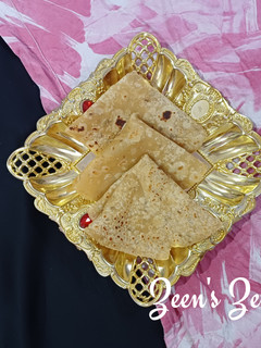 A picture of Tapioca and Wheat flour Rotis.