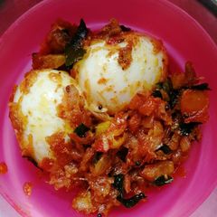 A picture of Boiled eggs curry.