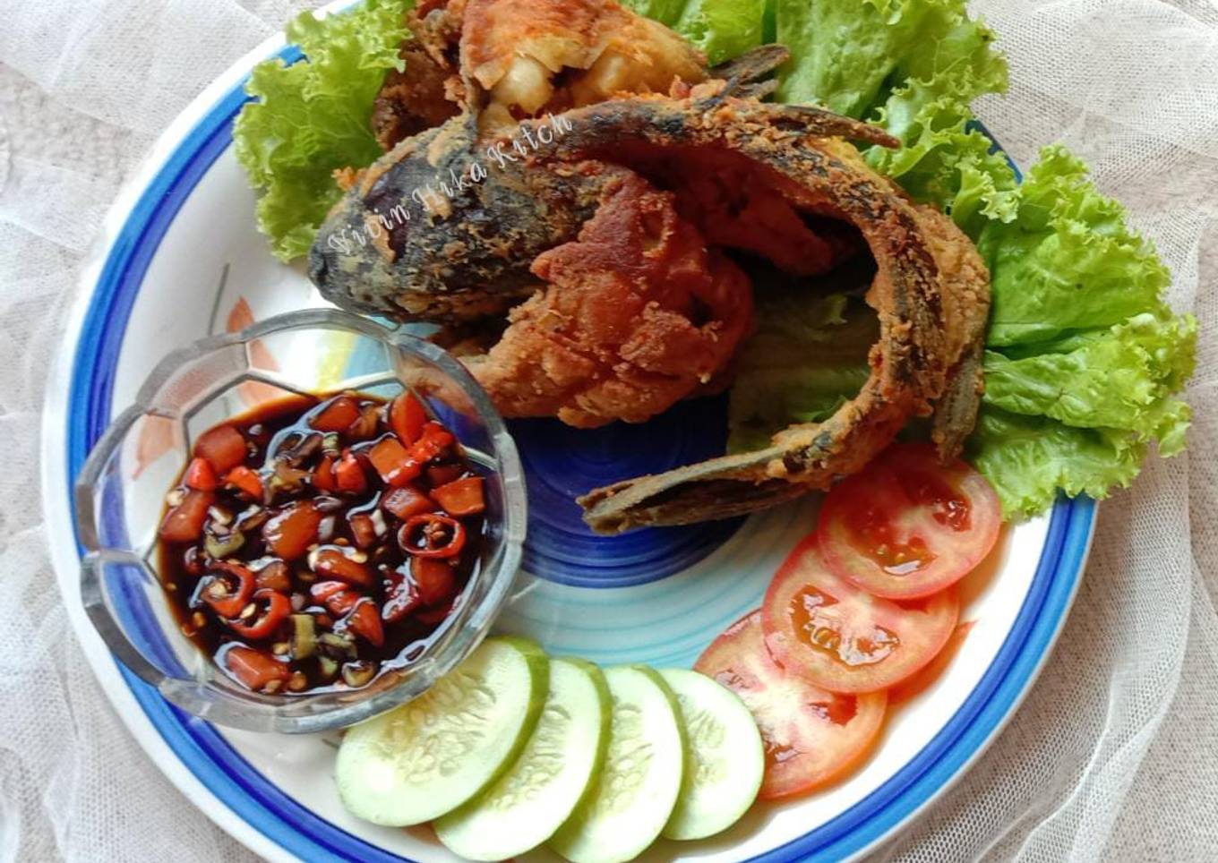Ikan Mas Goreng Terbang