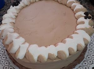 Una foto de Súper torta. (Mousse, crema moka y chantilly)