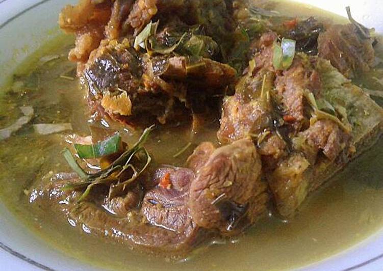 Gulai tumis daun kedondong, asem pedes nan suegerr