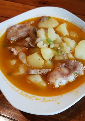 Una foto de Guisado de patatas y costilla
