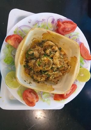 A picture of Butter garlic paper prawns.