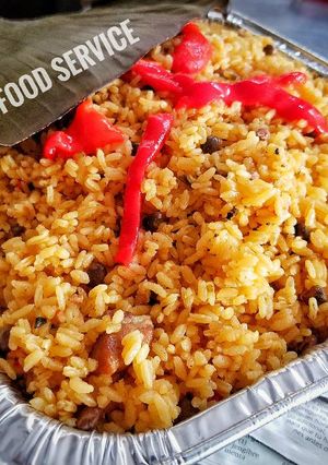 Una foto de Arroz con gandules Navideño