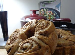 Una foto de Rolls de canela y malta en olla 🥨