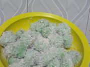 Gambar klepon lumer gula merah
