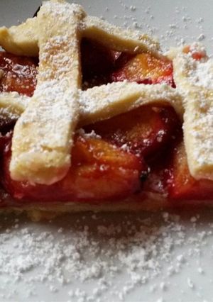 Szilvás, rácsos linzertorta recept fotója
