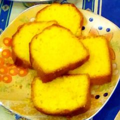 Vanilla pound cake A picture of Vanilla pound cake.