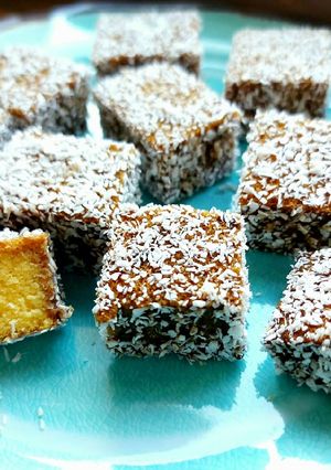 O poză a rețetei Lamington sau "tăvălita bunicii".