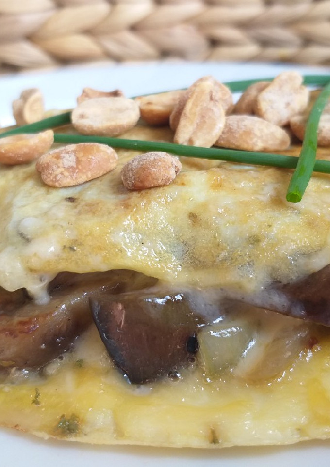Una foto de Omelette de berenjenas salteadas y mozzarella