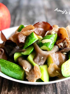 小黃瓜炒木耳 / 家常菜 的食譜成品照片