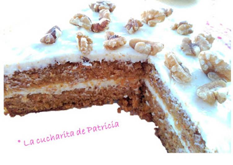 Tarta de Carrot Cake con frosting de naranja
