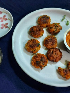 ரைஸ் கட்லெட்(rice cutlet recipe in tamil) செய்முறை முக்கிய புகைப்படம்