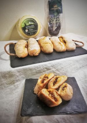 Foto de Pão com chouriço e queijo