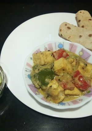 লাল সবুজ ক্যাপ্সিকাম পনির (Lal sobuj capsicum paneer recipe in bengali) রেসিপির প্রধান ছবি