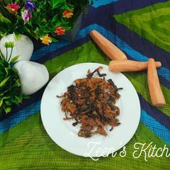 A picture of Baked Carrot Peels.