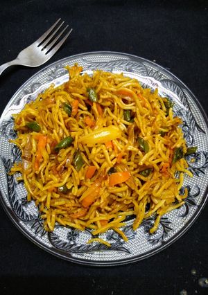 ভেজ চাওমিন (Veg Chow mein recipe in Bengali) রেসিপির প্রধান ছবি
