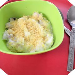 A picture of Bottle gourd raita.