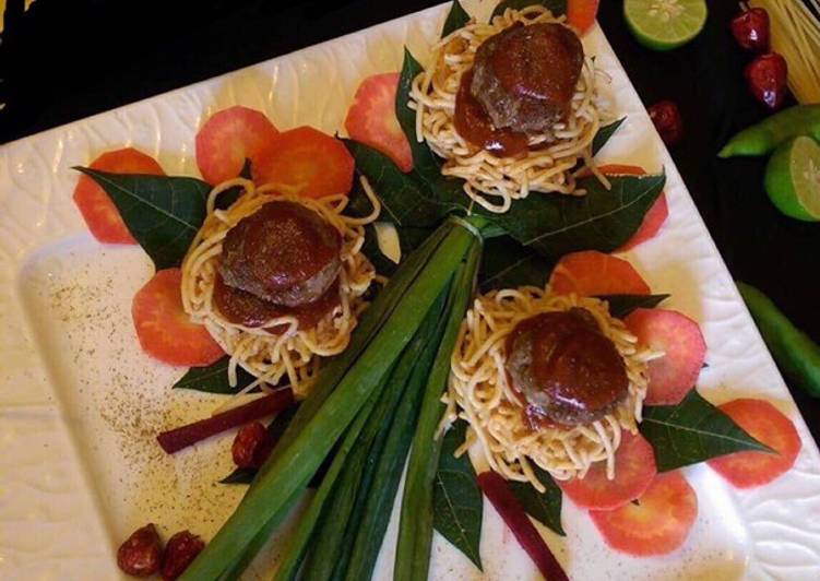 Recipe of Award-winning Noodles nest with minced balls