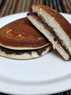 એગલેસ ડોરા કેક (Eggless Dora Cake Recipe In Gujarati) રેસીપી મુખ્ય ફોટો